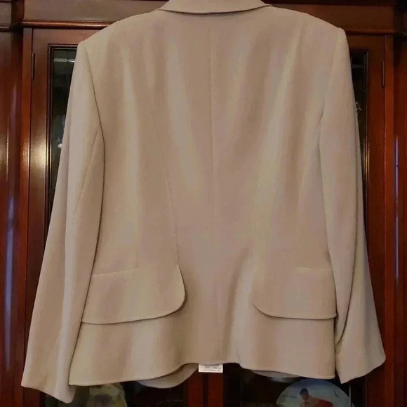 Basler 3 piece Suit NWT Beige size 38/40 - Picture 12 of 13